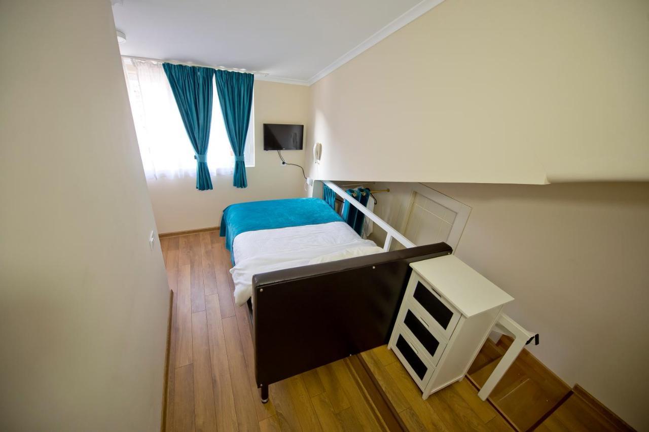 Emigrant Boutique Hotel Тбилиси Екстериор снимка
