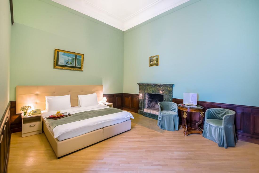 Emigrant Boutique Hotel Тбилиси Екстериор снимка