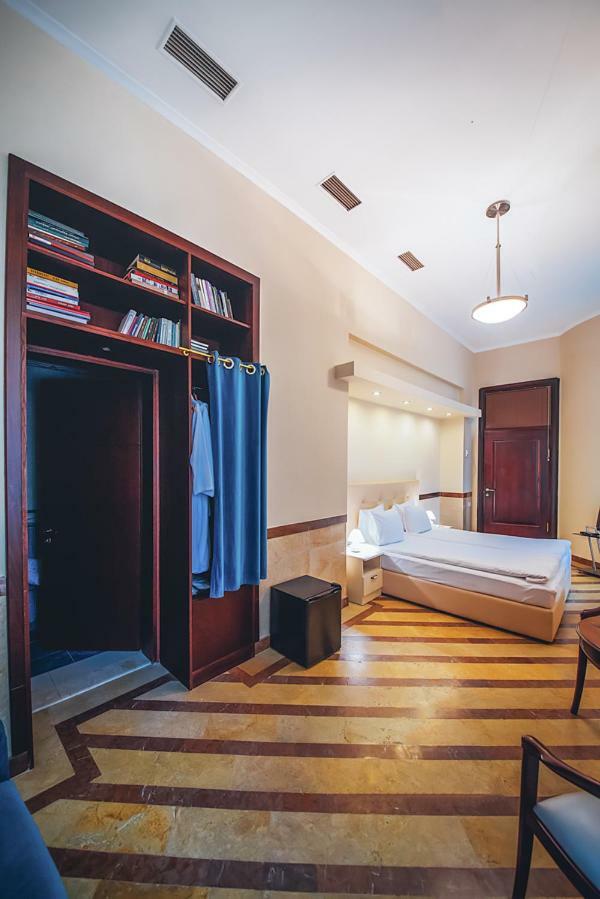 Emigrant Boutique Hotel Тбилиси Екстериор снимка