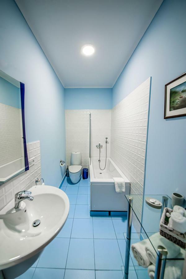 Emigrant Boutique Hotel Тбилиси Екстериор снимка